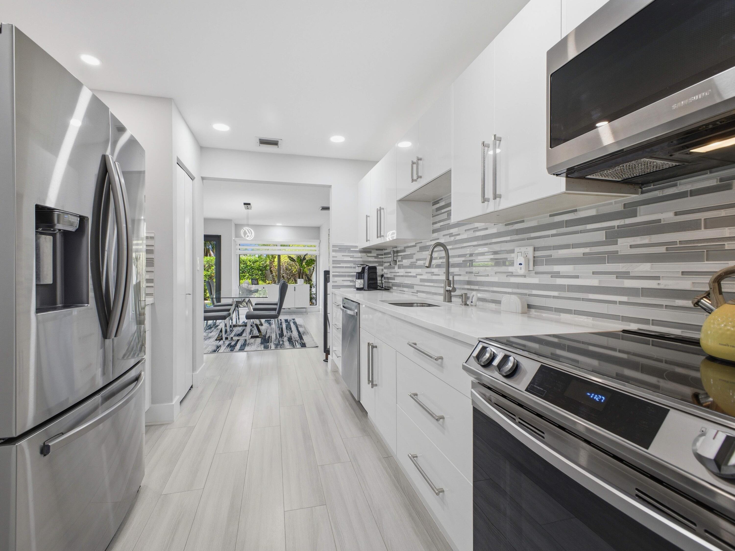 20539 Linksview Way Boca Raton, FL 33434 - Photo 9 of 46 Kitchen 4