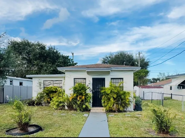 $500,000 | 2413 Northwest 66th Street, Miami, FL 33147