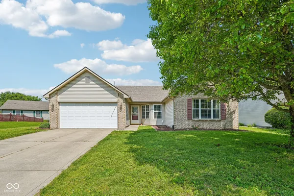 $280,000 | 872 Franklin Lakes Boulevard, Franklin, IN 46131