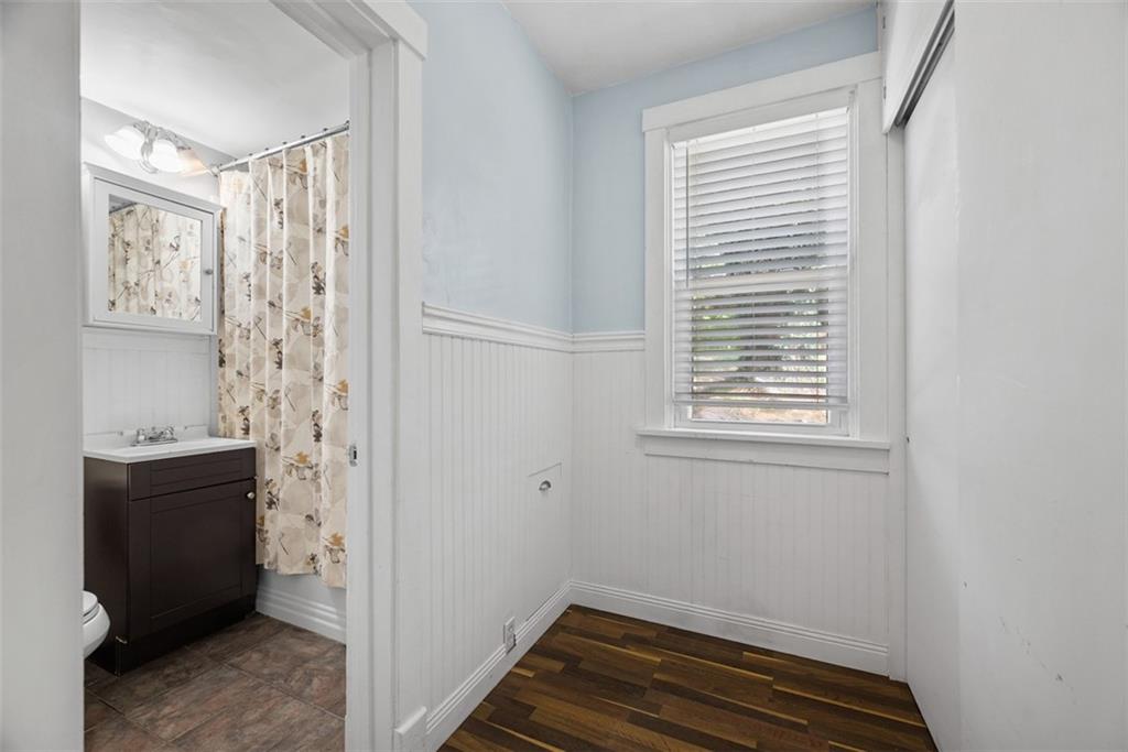 1534 McFarland Road Pittsburgh, PA 15216 - Photo 15 of 36 a view of small space with workspace