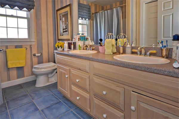 41 Sargent Street Needham, MA 02492 - Photo 18 of 29 Gallery Image 18