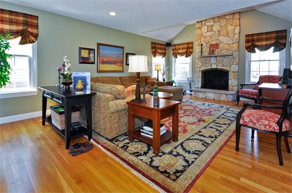 41 Sargent Street Needham, MA 02492 - Photo 4 of 29 Gallery Image 4