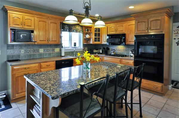 41 Sargent Street Needham, MA 02492 - Photo 7 of 29 Gallery Image 7