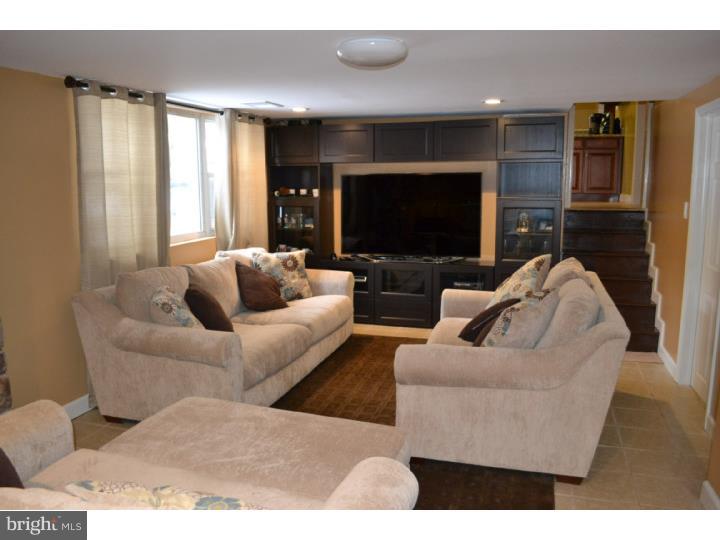 1459 Shoemaker Road Abington, PA 19001 - Photo 14 of 24 Family Room