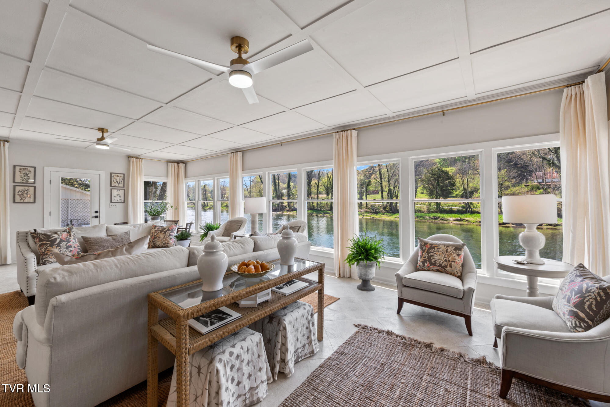 1910 Riverside Road Bristol, TN 37620 - Photo 4 of 81 DSC_4741-2