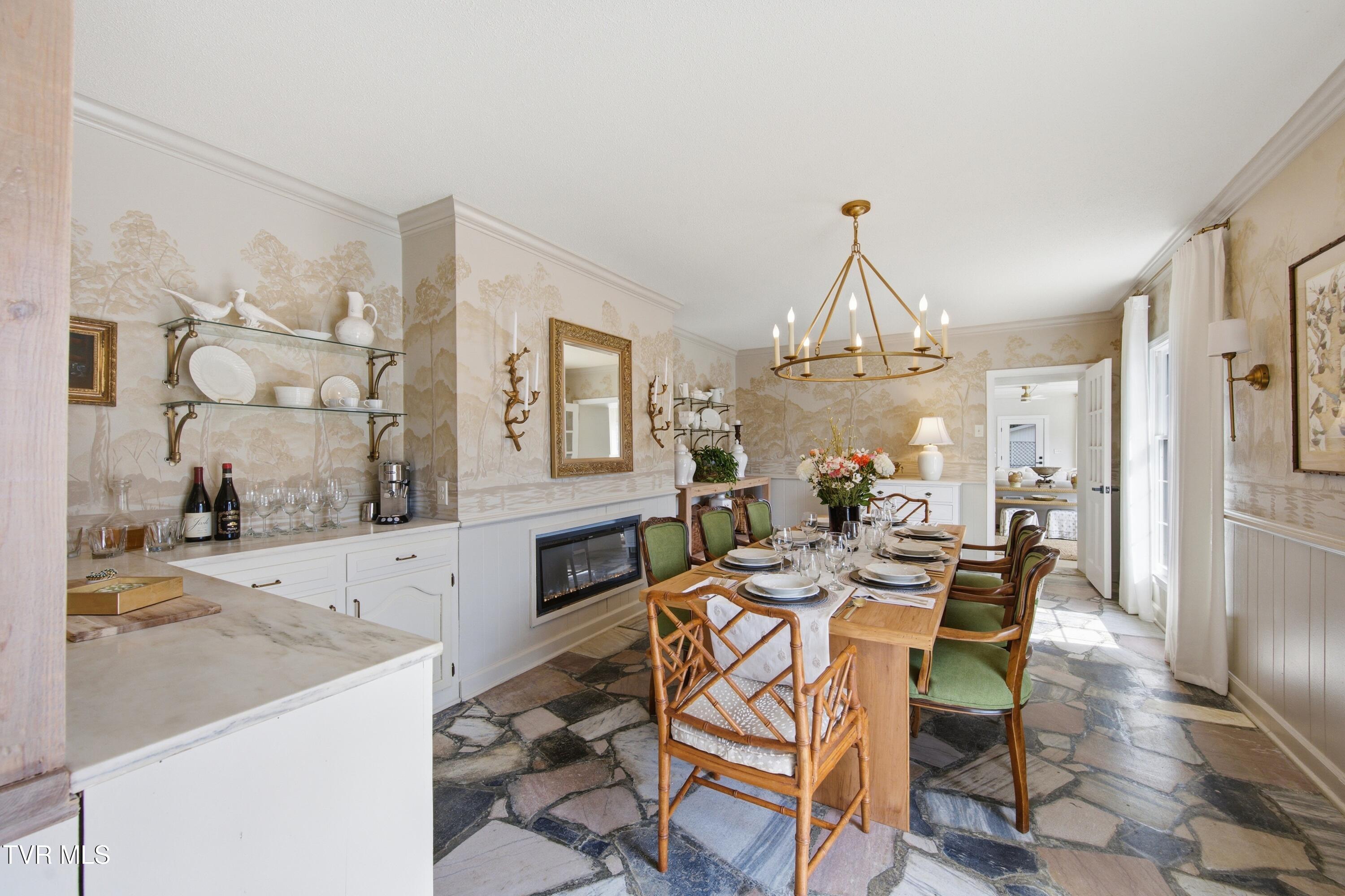 1910 Riverside Road Bristol, TN 37620 - Photo 9 of 81 DSC_2292