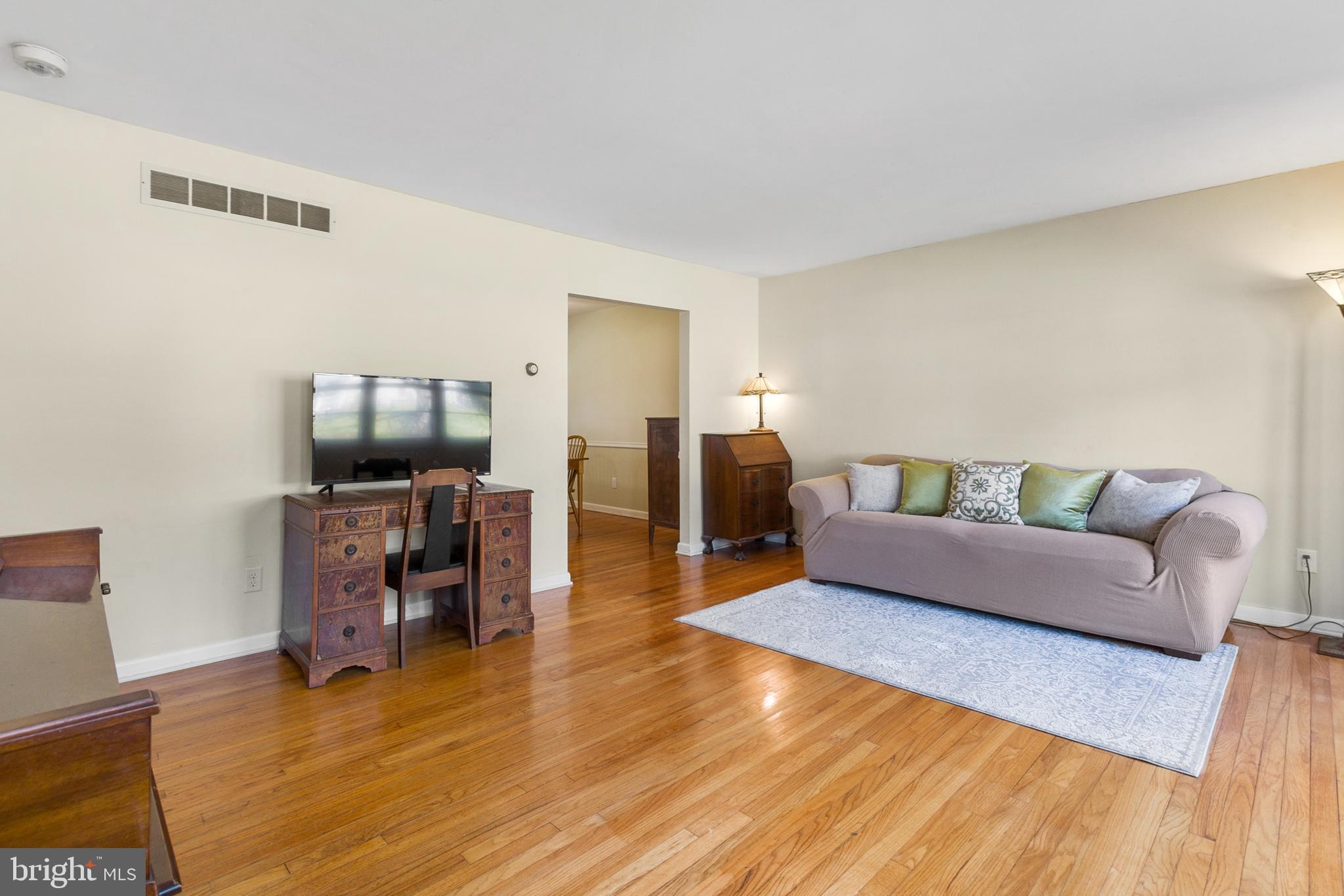 55 Fremont Road Newark, DE 19711 - Photo 4 of 34 Family Room