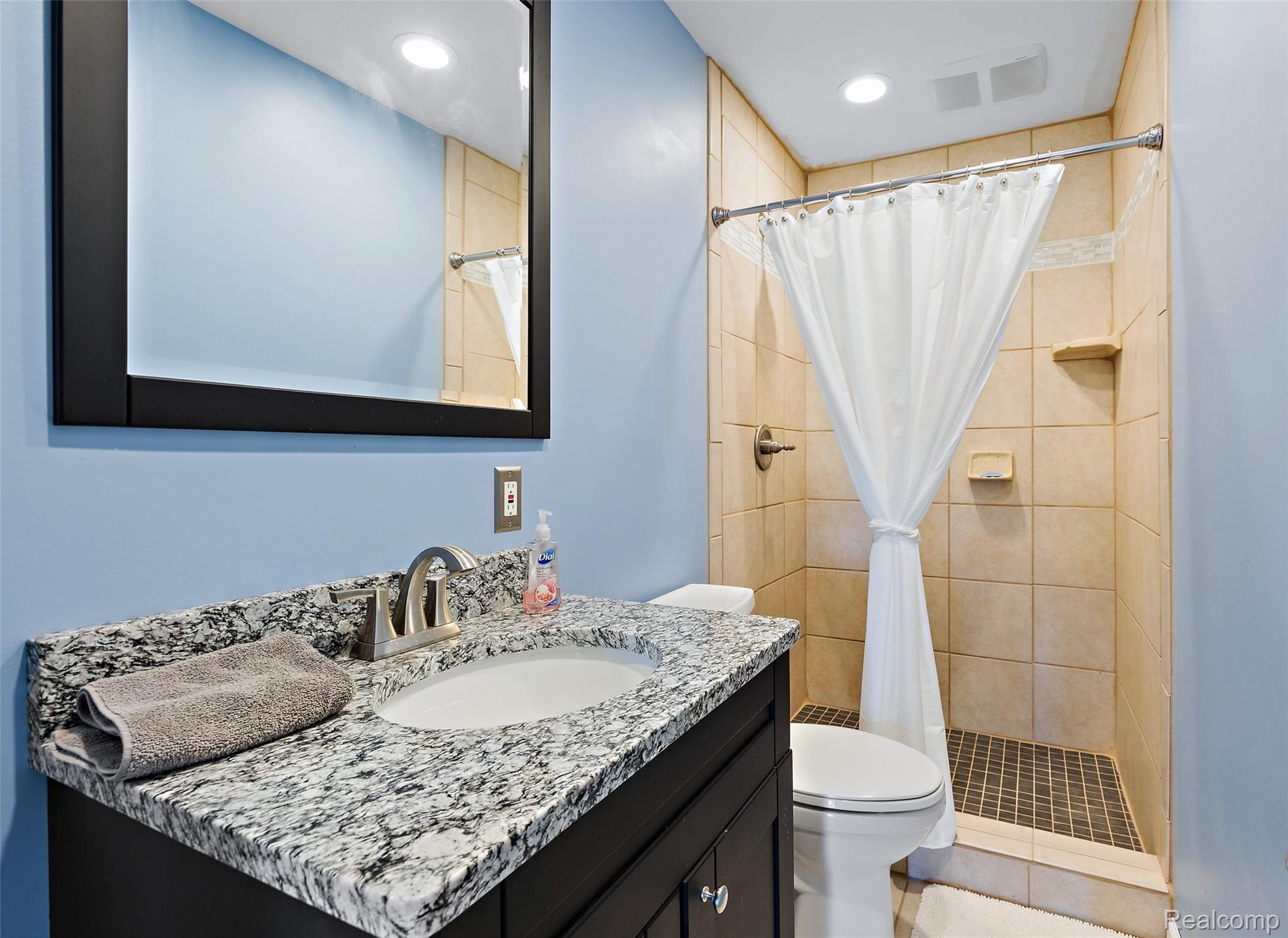 3936 Maybee Road Lake Orion, MI 48359 - Photo 19 of 32 3936 Maybee Rd-19.jpg