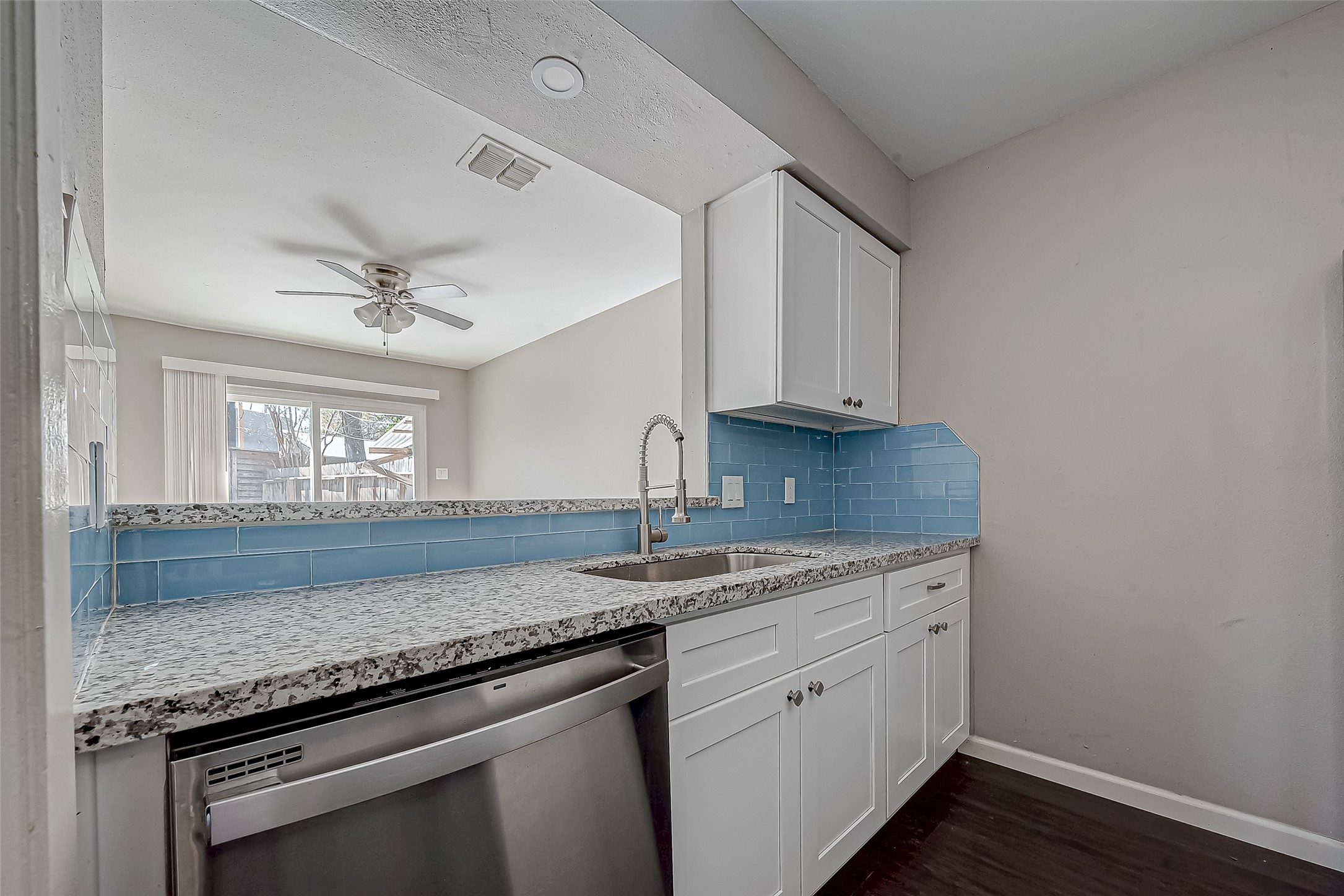 7315 Housman Houston, TX 77055 - Photo 13 of 49