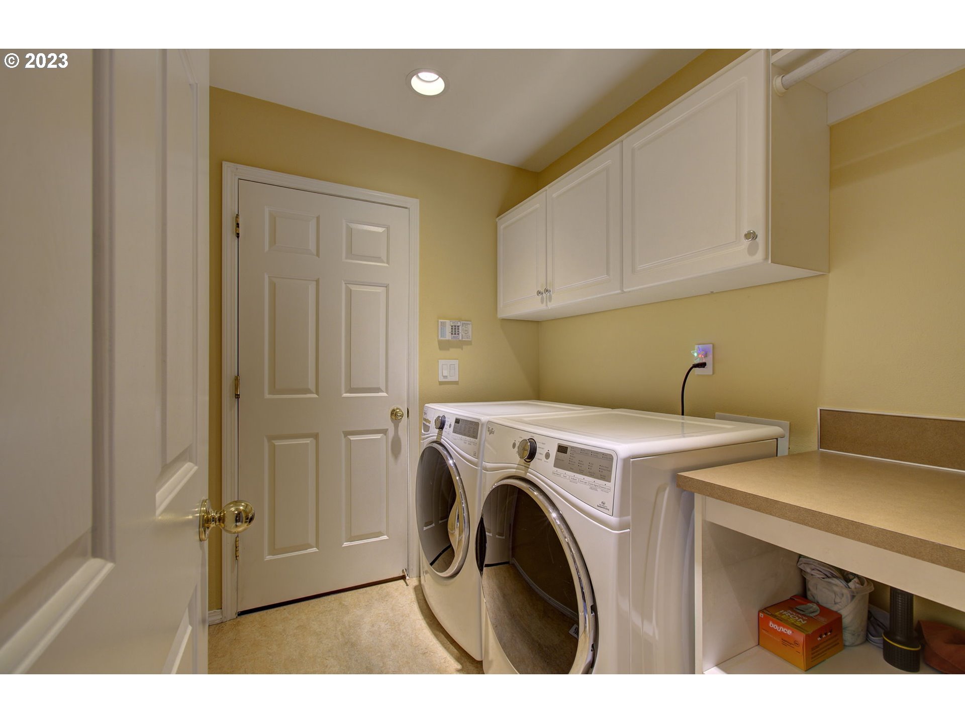 2407 Northeast 165th Street Ridgefield, WA 98642 - Photo 22 of 46 a utility room with dryer and washer