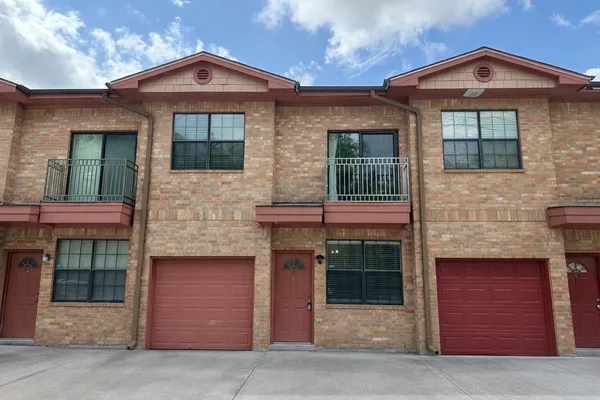 $226,800 | 9400 Bellaire Boulevard, Unit 205, Houston, TX 77036