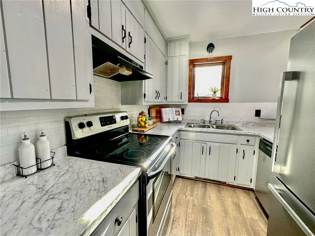 413 Laurel Ridge Banner Elk, NC 28604 - Photo 8 of 23 Gallery Image 8