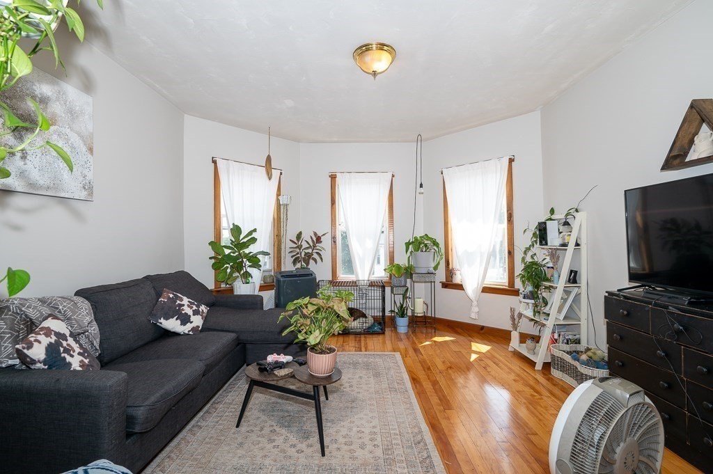 5 Massasoit Road Worcester, MA 01604 - Photo 10 of 42 Gallery Image 10