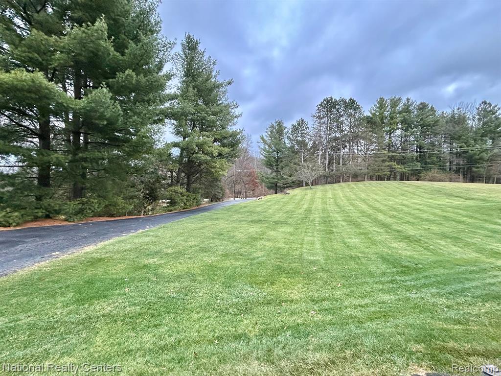7760 Chilson Road Pinckney, MI 48169 - Photo 25 of 48