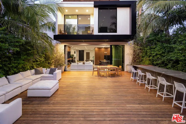 $4,450,000 | 515 North Harper Avenue, Los Angeles, CA 90048