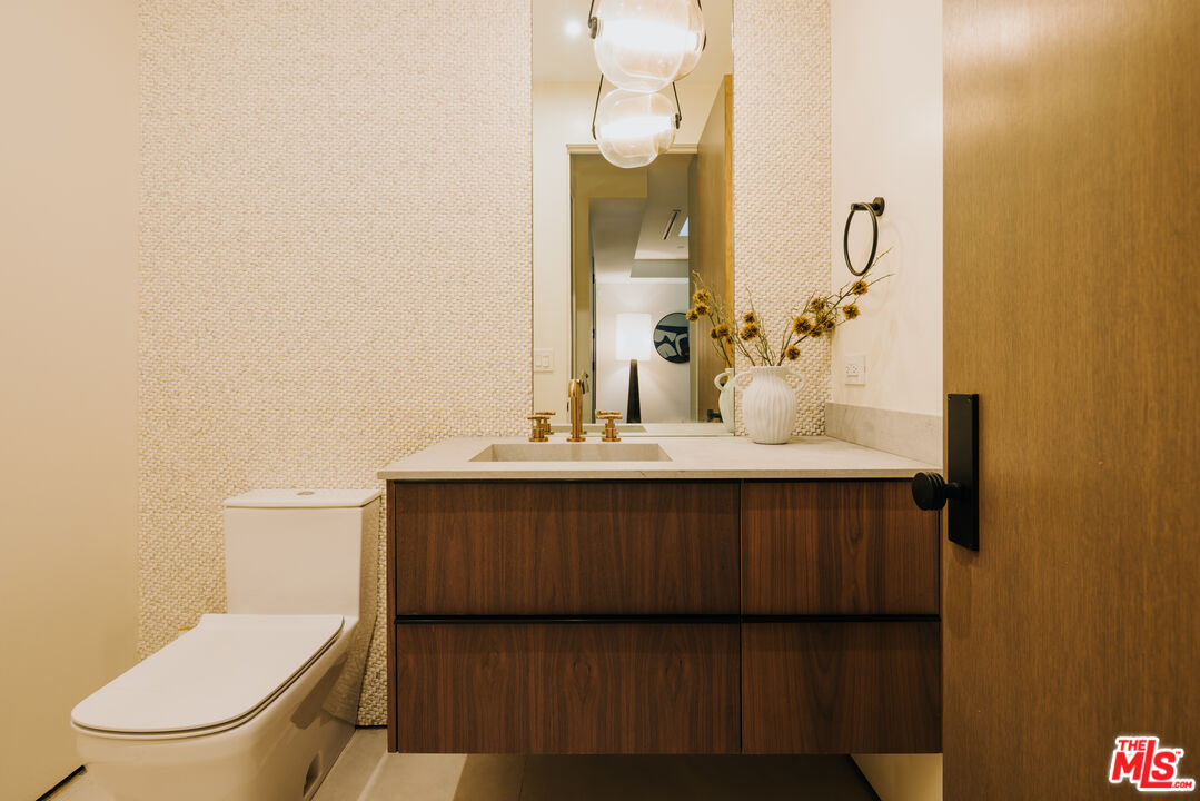 515 North Harper Avenue Los Angeles, CA 90048 - Photo 15 of 18