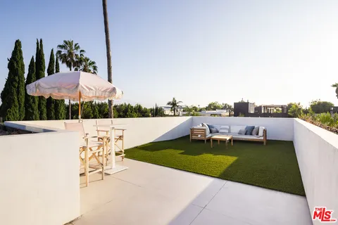 $4,450,000 | 515 North Harper Avenue, Los Angeles, CA 90048