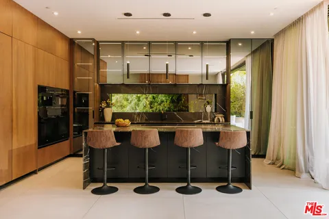 $4,450,000 | 515 North Harper Avenue, Los Angeles, CA 90048