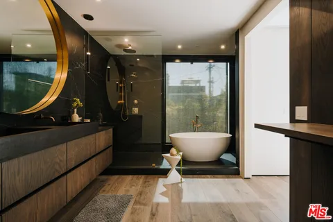 $4,450,000 | 515 North Harper Avenue, Los Angeles, CA 90048