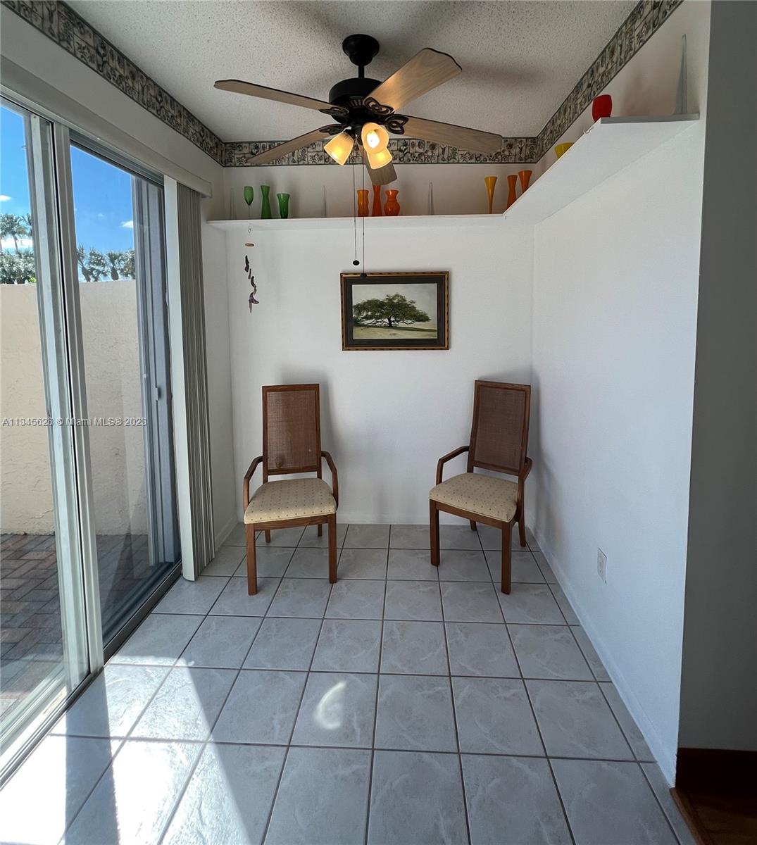 Towngate Pembroke Pines, FL 33028 - Photo 23 of 31 a living room with a furniture