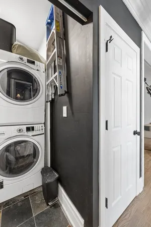 $279,000 | 1627 West Lawrence Avenue, Unit 1, Chicago, IL 60640