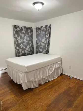 $3,900 | 162 Rolling Street, Unit 1, Malverne, NY 11565