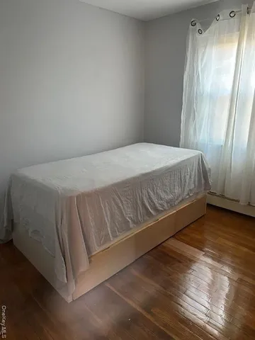 $3,950 | 162 Rolling Street, Unit 1, Malverne, NY 11565