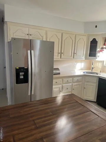 $3,950 | 162 Rolling Street, Unit 1, Malverne, NY 11565