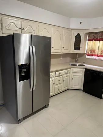 $3,900 | 162 Rolling Street, Unit 1, Malverne, NY 11565