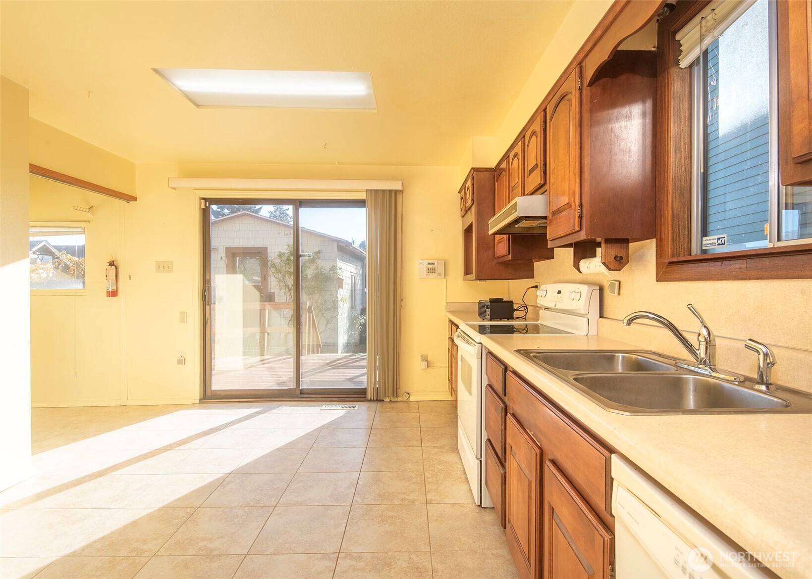 747 North 78th Street Seattle, WA 98103 - Photo 8 of 22 Gallery Image 8