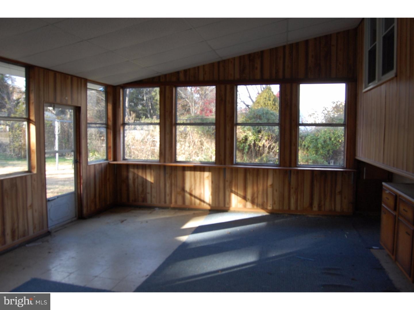 2409 Nassau Road Cinnaminson, NJ 08077 - Photo 13 of 17