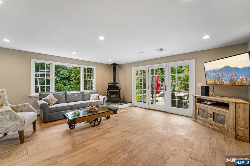 58 Powell Road Allendale, NJ 07401 - Photo 9 of 33 Gallery Image 9
