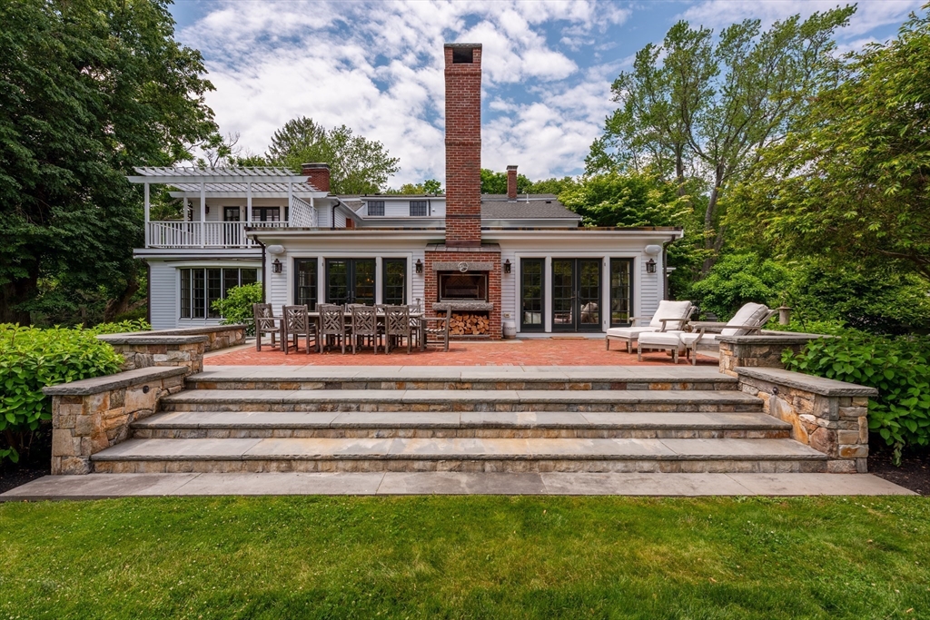 675 Bay Road Hamilton, MA 01982 - Photo 2 of 36