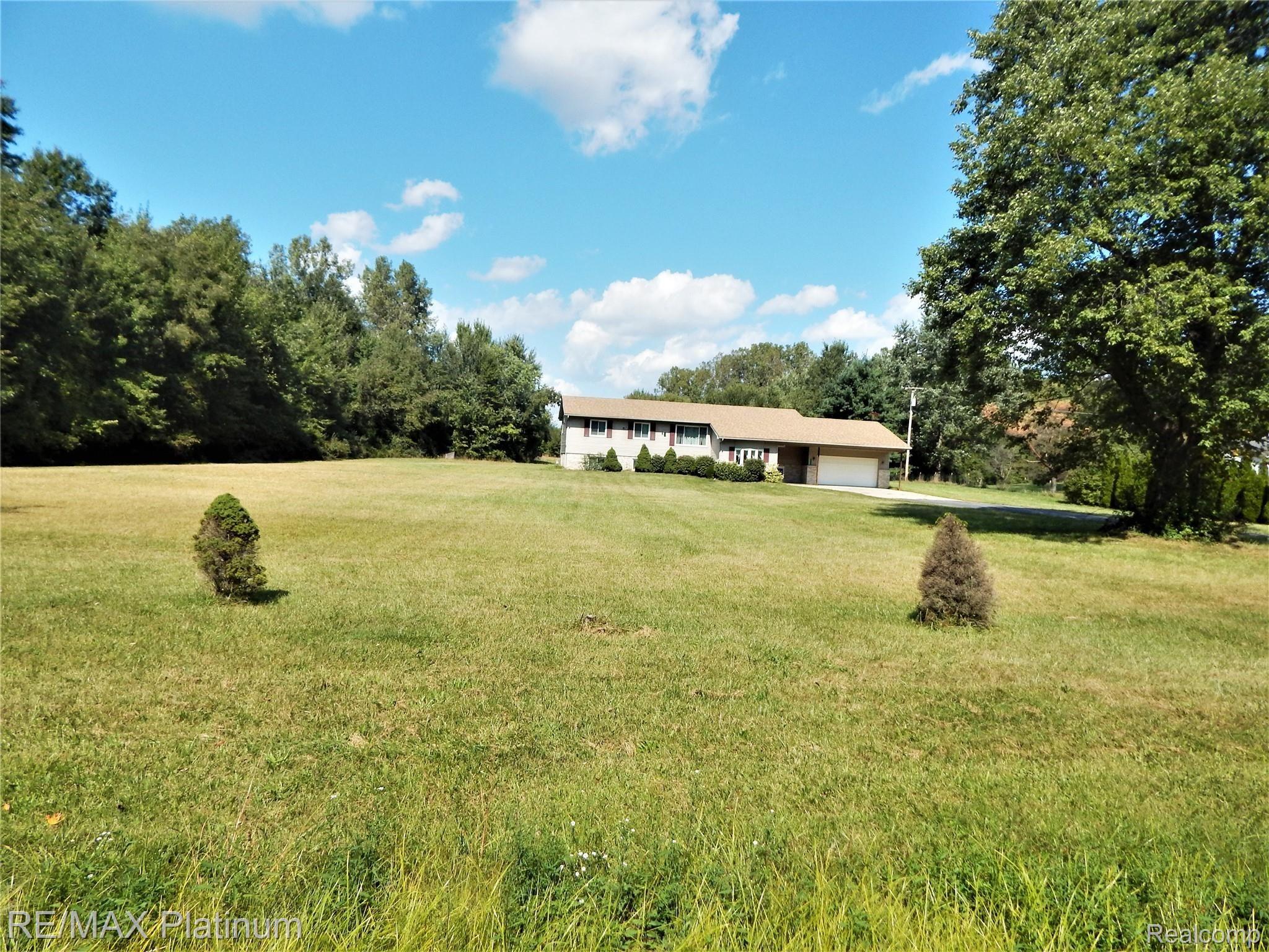 9775 Judd Road Willis, MI 48191 - Photo 2 of 60 DSCN0511.JPG