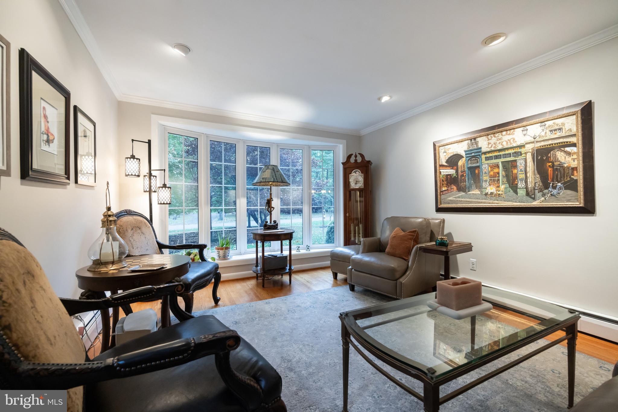 12 Cooper Run Drive Cherry Hill, NJ 08003 - Photo 9 of 50 a living room with furniture and a potted plant