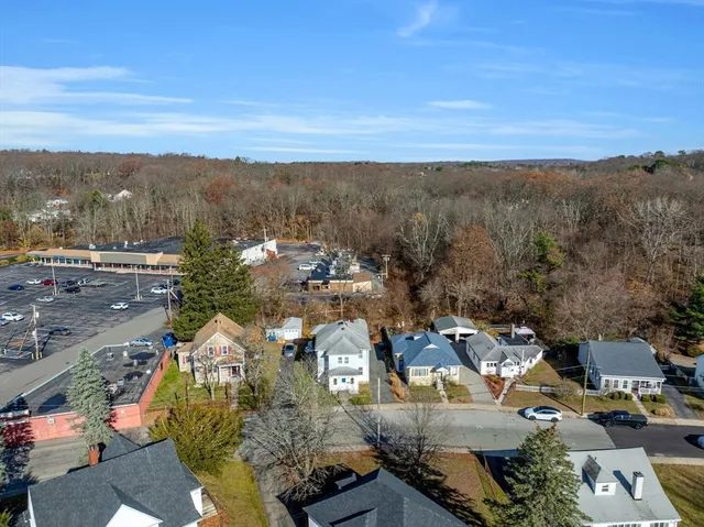 $495,000 | 10 Huntington Avenue, Blackstone, MA 01504