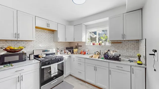 $495,000 | 10 Huntington Avenue, Blackstone, MA 01504