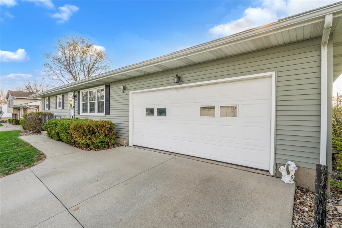 514 12th Avenue Hampton, IL 61256 - Photo 2 of 39