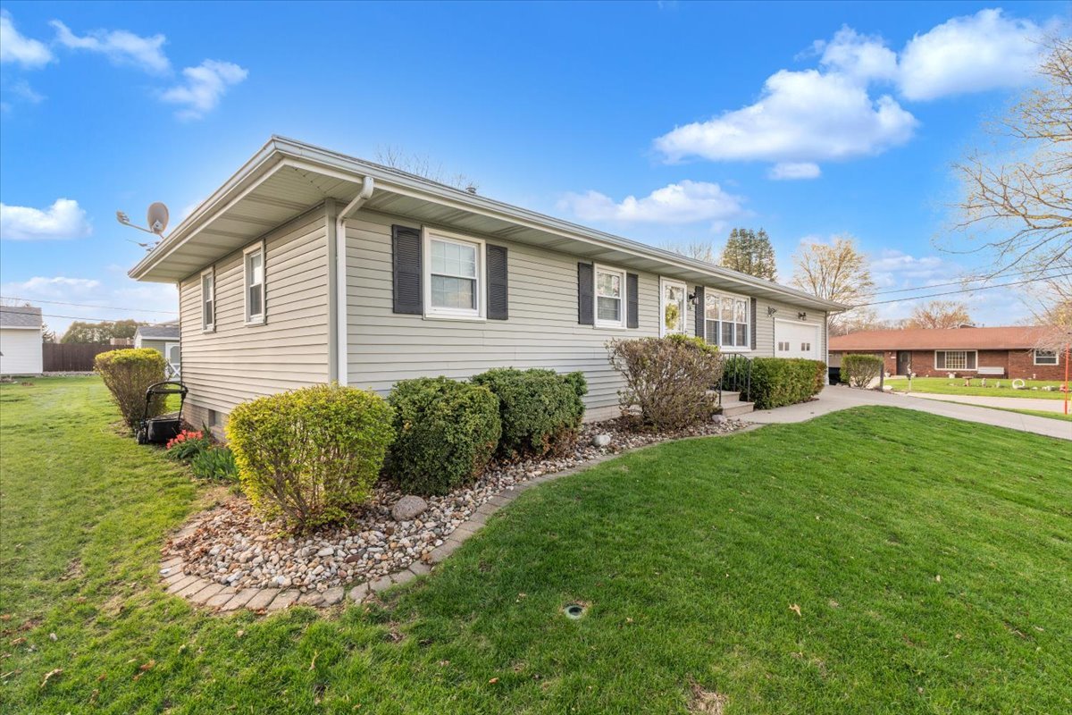 514 12th Avenue Hampton, IL 61256 - Photo 3 of 39