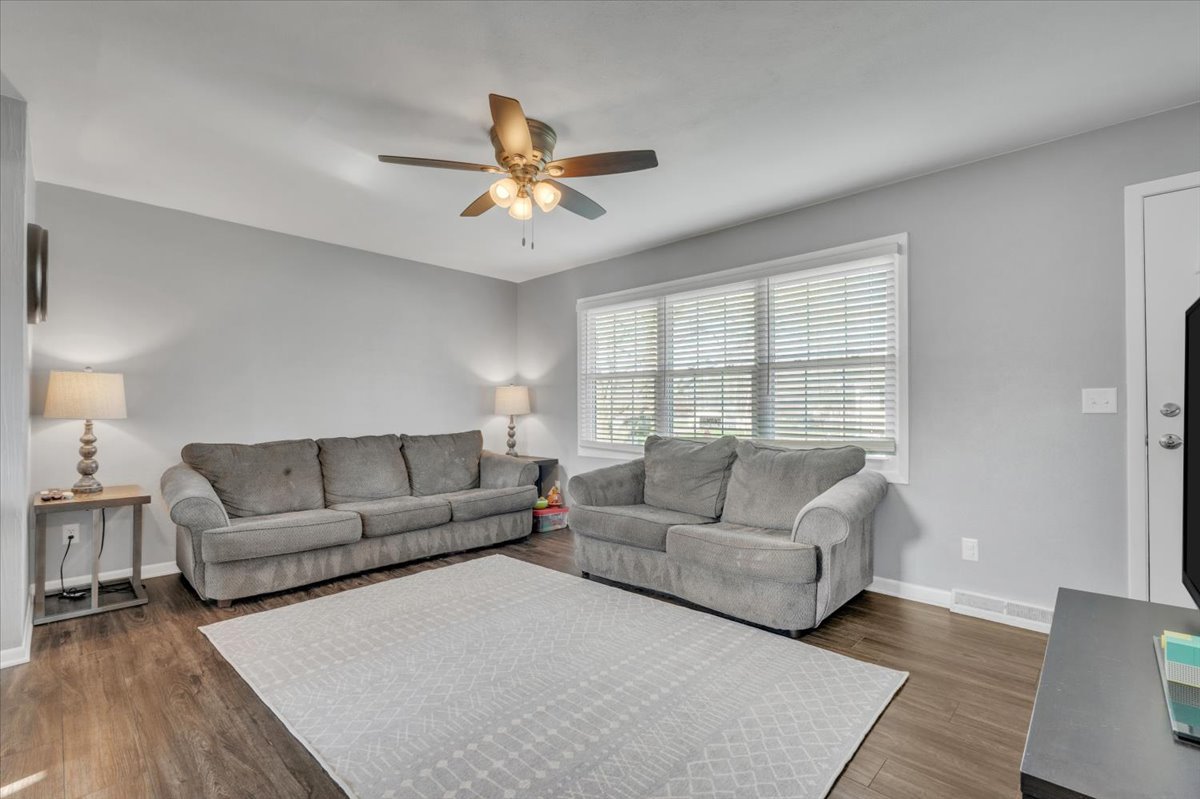 514 12th Avenue Hampton, IL 61256 - Photo 10 of 39