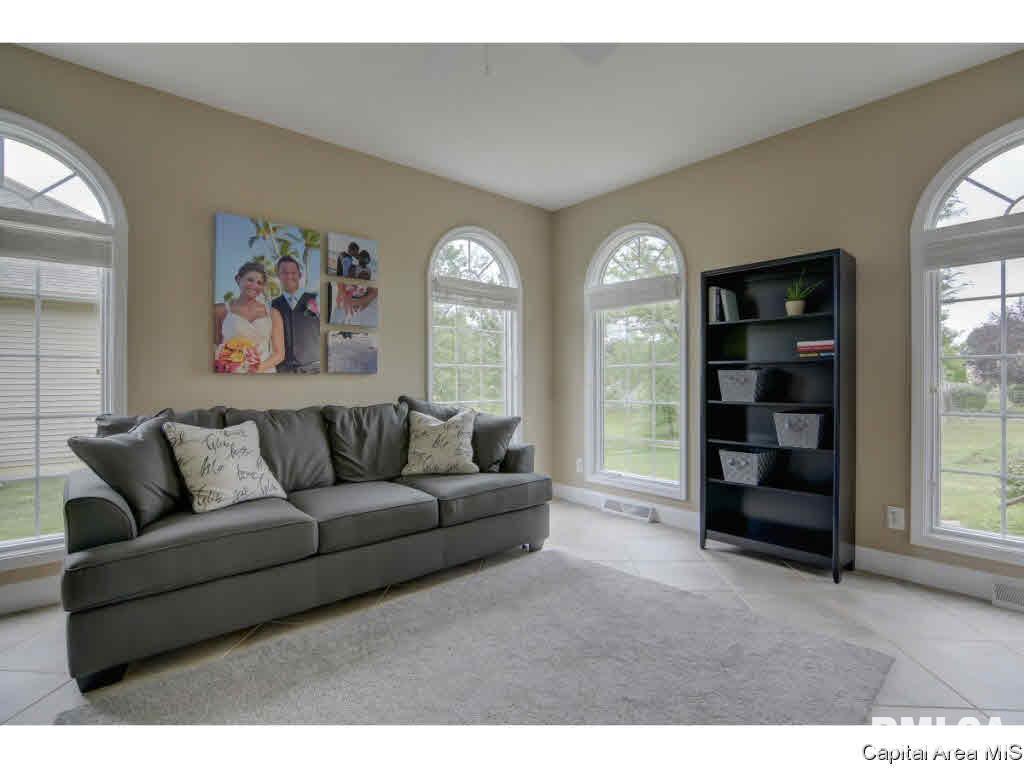3600 Crystal Spring Drive Springfield, IL 62711 - Photo 5 of 32