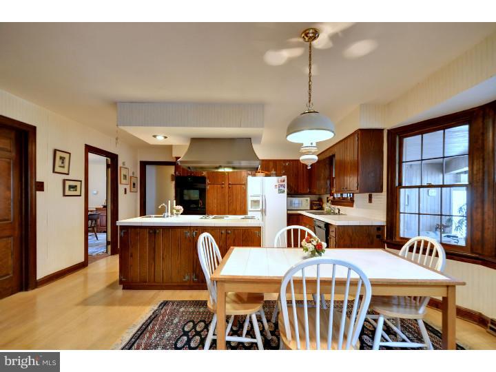 1069 Country Club Road West Chester, PA 19382 - Photo 7 of 21 Family Room