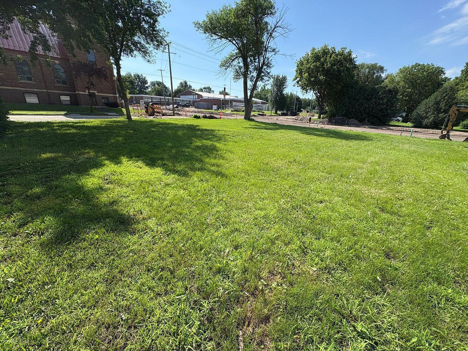 49 South Hering Street Appleton, MN 56208 - Photo 2 of 2