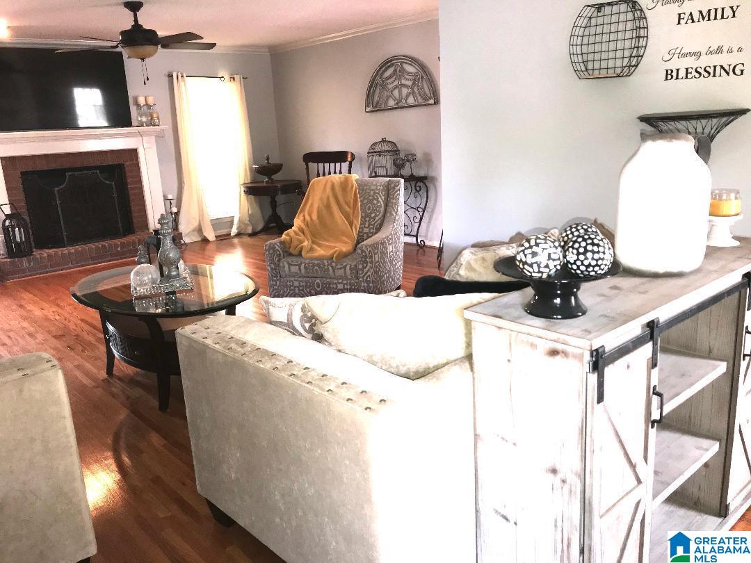 145 Ashford Way Alabaster, AL 35007 - Photo 2 of 19