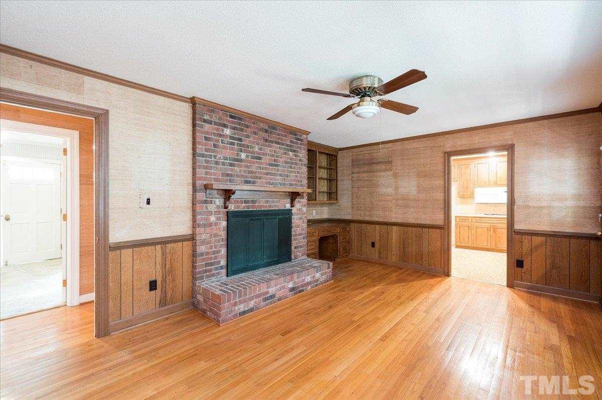 1007 Braxton Court Raleigh, NC 27606 - Photo 3 of 28 Gallery Image 3