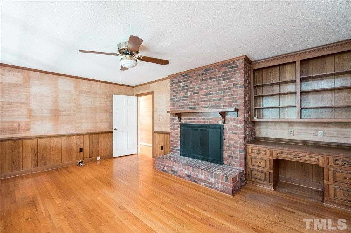 1007 Braxton Court Raleigh, NC 27606 - Photo 7 of 28 Gallery Image 7