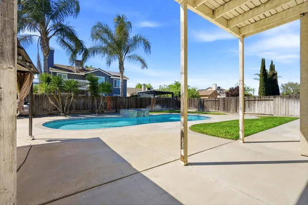 $490,000 | 713 Cabernet Street, Los Banos, CA 93635