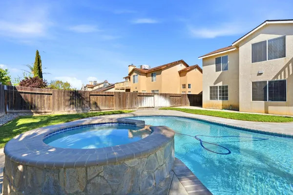 $490,000 | 713 Cabernet Street, Los Banos, CA 93635
