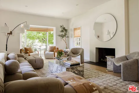 $2,595,000 | 2518 Canyon Drive, Los Angeles, CA 90068
