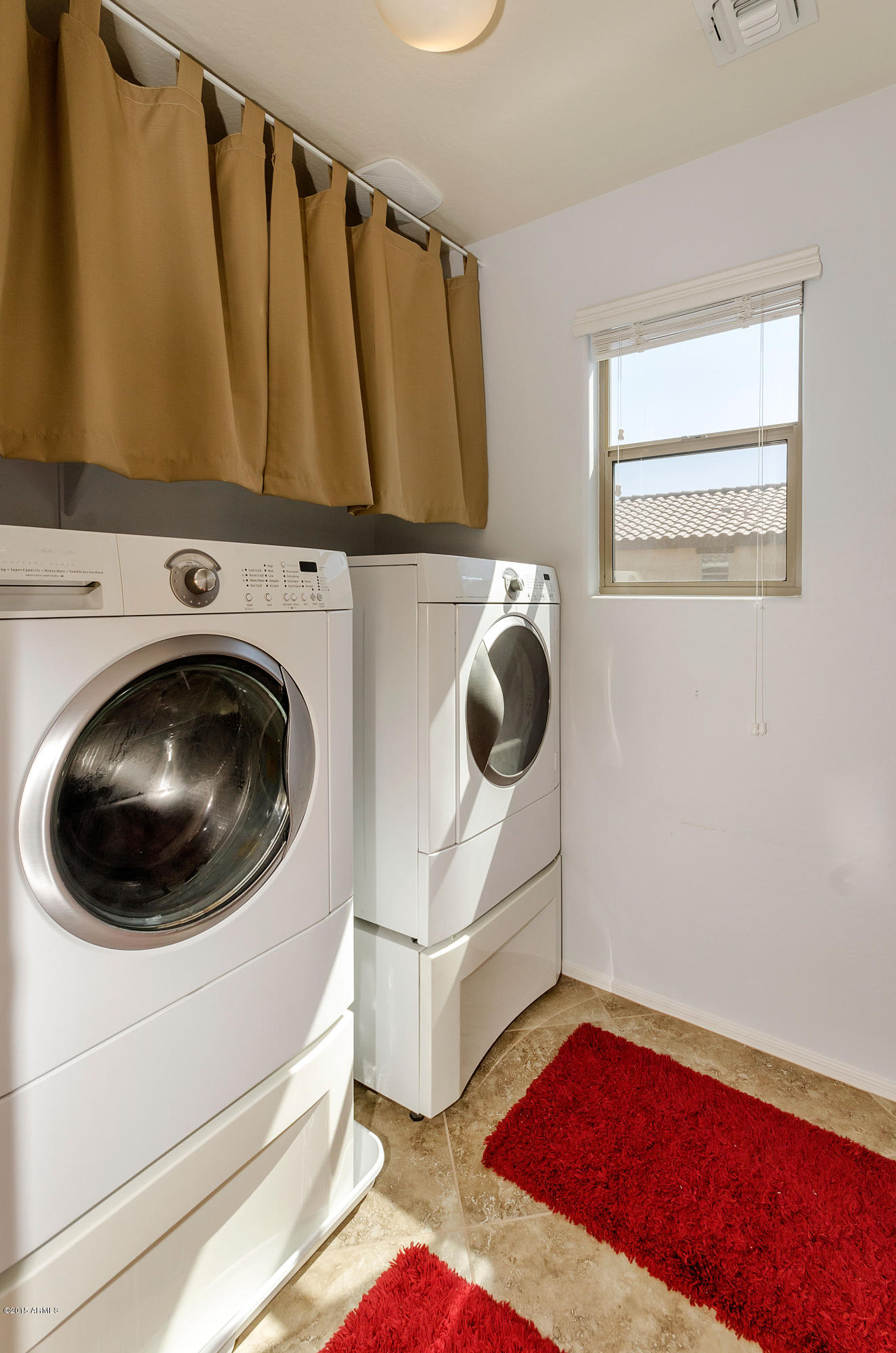 2054 South Martingale Road Gilbert, AZ 85295 - Photo 17 of 28 Laundry